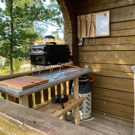 Timrad Stuga I Kanten Av Skogen Med Spa Moejlighet Mullsjo Exterior photo