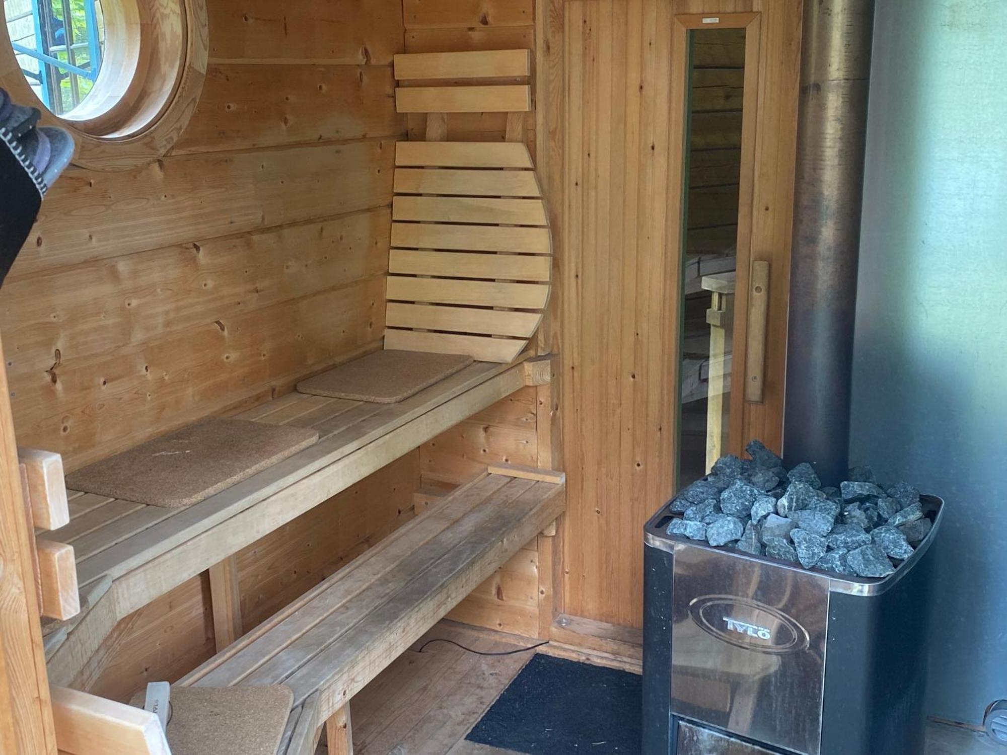 Timrad Stuga I Kanten Av Skogen Med Spa Moejlighet Mullsjo Exterior photo